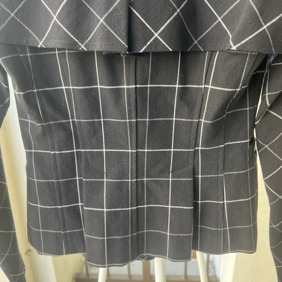 Nanette Lepore blazer size 0 - Picture 6 of 7